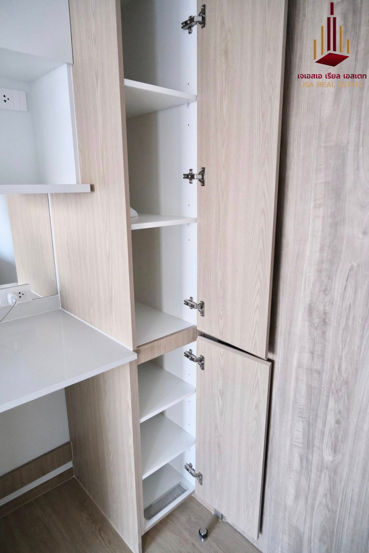 ให้เช่าคอนโดเลียบทางด่วนรามอินทรา :  ✨ For Rent: Noble Create Condo ✨  💰 Only 17,000 THB/month