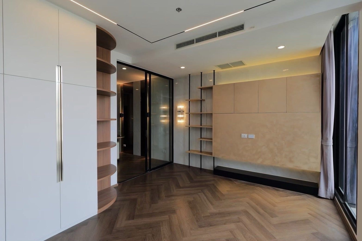 ขายคอนโดวิทยุ ชิดลม หลังสวน : 🔹Noble Ploenchit🔹Size: 41.71 sq.m. • 1 Bedroom, 1 Bathroom • Building C • 26th Floor