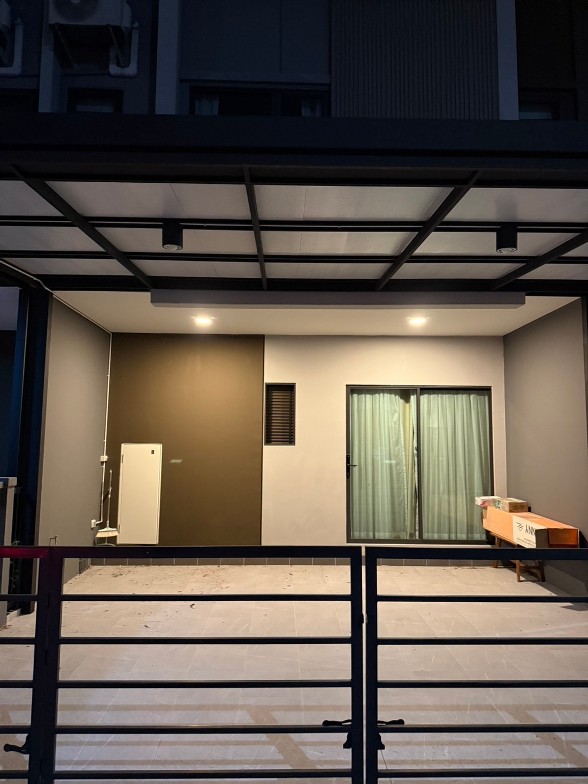 ให้เช่าทาวน์โฮมพระราม 5 ราชพฤกษ์ บางกรวย : ให้เช่า ทาวน์โฮม 2 ชั้น  หน้ากว้าง 5.7 เมตร  Pleno Ratchapruek - Sathorn