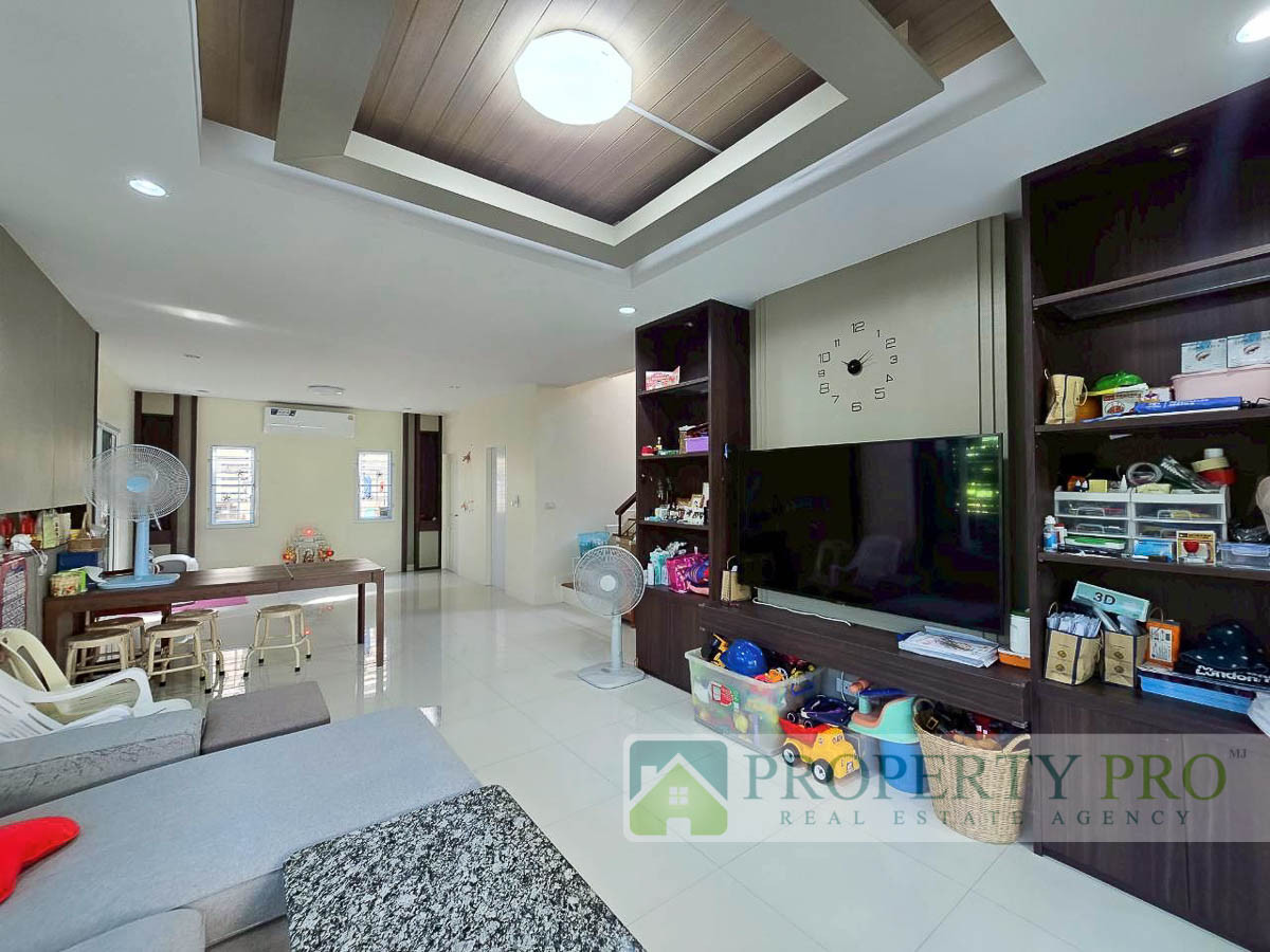 ขายบ้านลาดกระบัง สุวรรณภูมิ : ขาย บ้าน กรองทอง ทรอปิคอล เฉลิมพระเกียรติ ร.9 บ้านเดี่ยว 2 ชั้น 4 ห้องนอน 56 ตรว 200 ตรม หลังริม สภาพดีมาก มีส่วนต่อเติม ใกล้ ประเวศ อ่อนนุช ศรีนครินทร์ สวนหลวง ลาดกระบัง : MJ25S-008