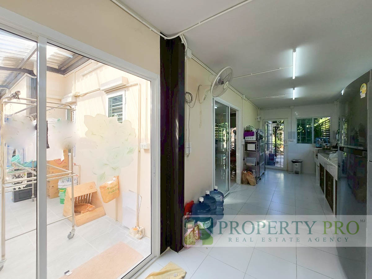 ขายบ้านลาดกระบัง สุวรรณภูมิ : ขาย บ้าน กรองทอง ทรอปิคอล เฉลิมพระเกียรติ ร.9 บ้านเดี่ยว 2 ชั้น 4 ห้องนอน 56 ตรว 200 ตรม หลังริม สภาพดีมาก มีส่วนต่อเติม ใกล้ ประเวศ อ่อนนุช ศรีนครินทร์ สวนหลวง ลาดกระบัง : MJ25S-008