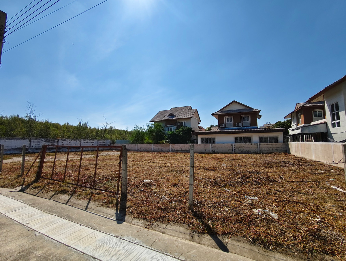 For SaleLandSamut Prakan,Samrong : SF130 empty land for sale☘️ Cheapest in the project 180 Bang Pu Beach House, next to the sea.