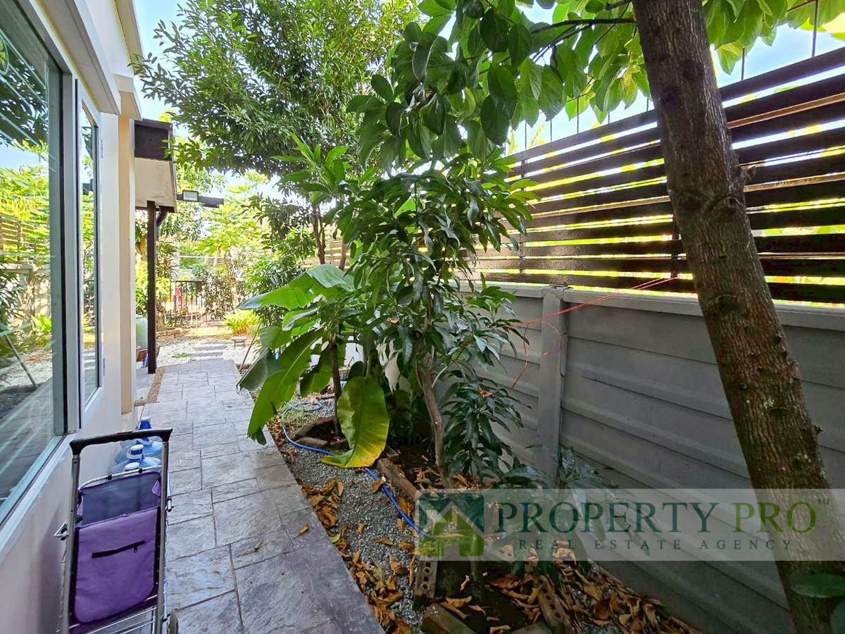 ขายบ้านลาดกระบัง สุวรรณภูมิ : ขาย บ้าน กรองทอง ทรอปิคอล เฉลิมพระเกียรติ ร.9 บ้านเดี่ยว 2 ชั้น 4 ห้องนอน 56 ตรว 200 ตรม หลังริม สภาพดีมาก มีส่วนต่อเติม ใกล้ ประเวศ อ่อนนุช ศรีนครินทร์ สวนหลวง ลาดกระบัง : MJ25S-008