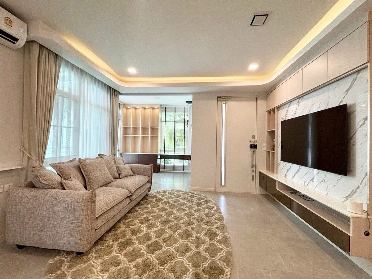 ขายบ้านลาดกระบัง สุวรรณภูมิ : 🔹Mantana Bangna Wongwaen🔹85 sq.wa. • 257 sq.m. • 4 bedrooms 5 bathrooms • 3 parking 
