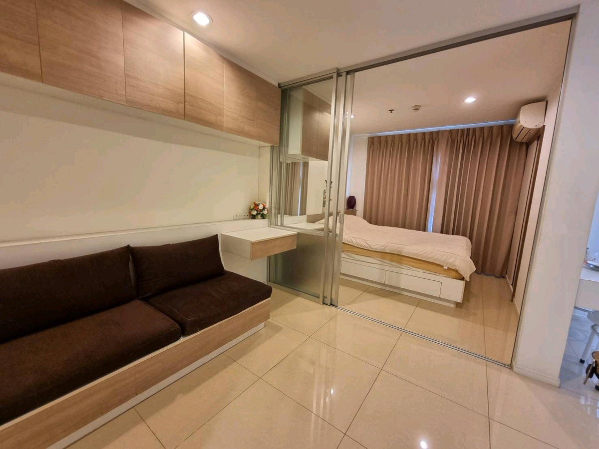 For RentCondoPattaya, Bangsaen, Chonburi : For rent 9,500 Lumpini Ville Naklua Condo, 14th floor, Building C Seaview.