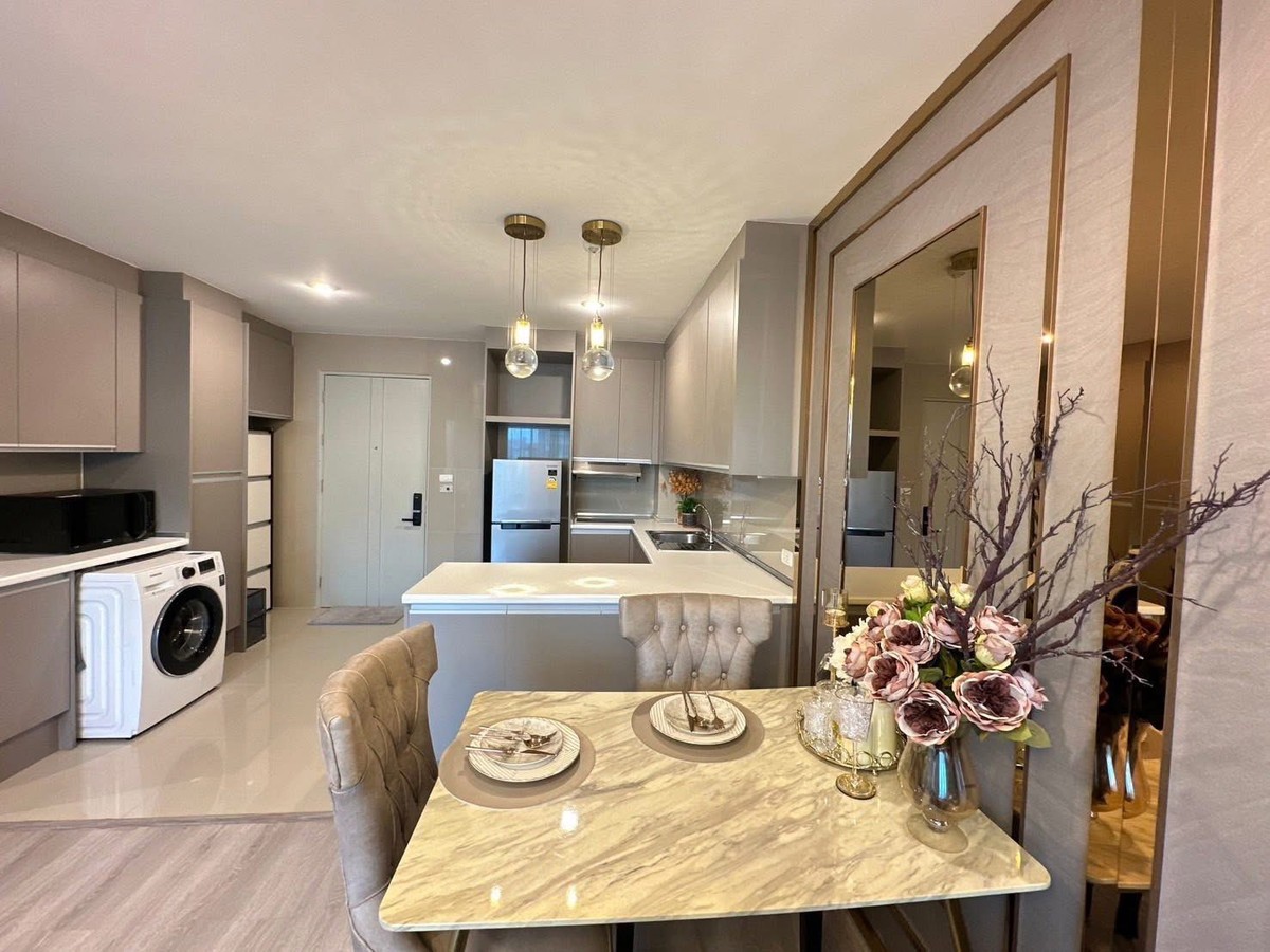 CondoLadprao101, Happy Land, The Mall Bang Kapi : Condo for rent, Happy Condo Lat Phrao 101, 4th floor, size 97 sq m, 2 bedrooms, 1 bathroom, rental price only 40,000 baht, selling price 4,900,000 baht, near the Yellow Line. Lat Phrao Station 101 near The Mall Bangkapi