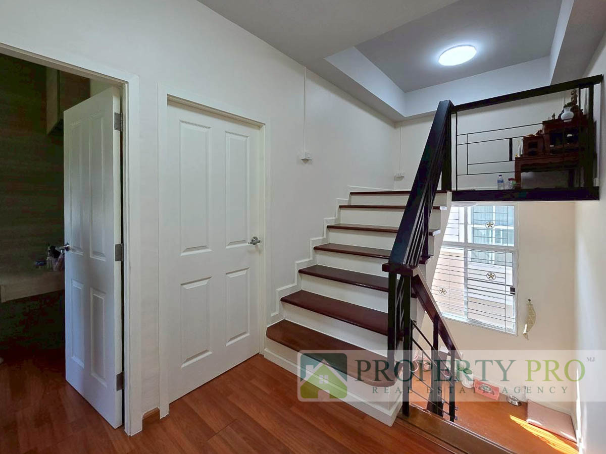 ขายบ้านลาดกระบัง สุวรรณภูมิ : ขาย บ้าน กรองทอง ทรอปิคอล เฉลิมพระเกียรติ ร.9 บ้านเดี่ยว 2 ชั้น 4 ห้องนอน 56 ตรว 200 ตรม หลังริม สภาพดีมาก มีส่วนต่อเติม ใกล้ ประเวศ อ่อนนุช ศรีนครินทร์ สวนหลวง ลาดกระบัง : MJ25S-008