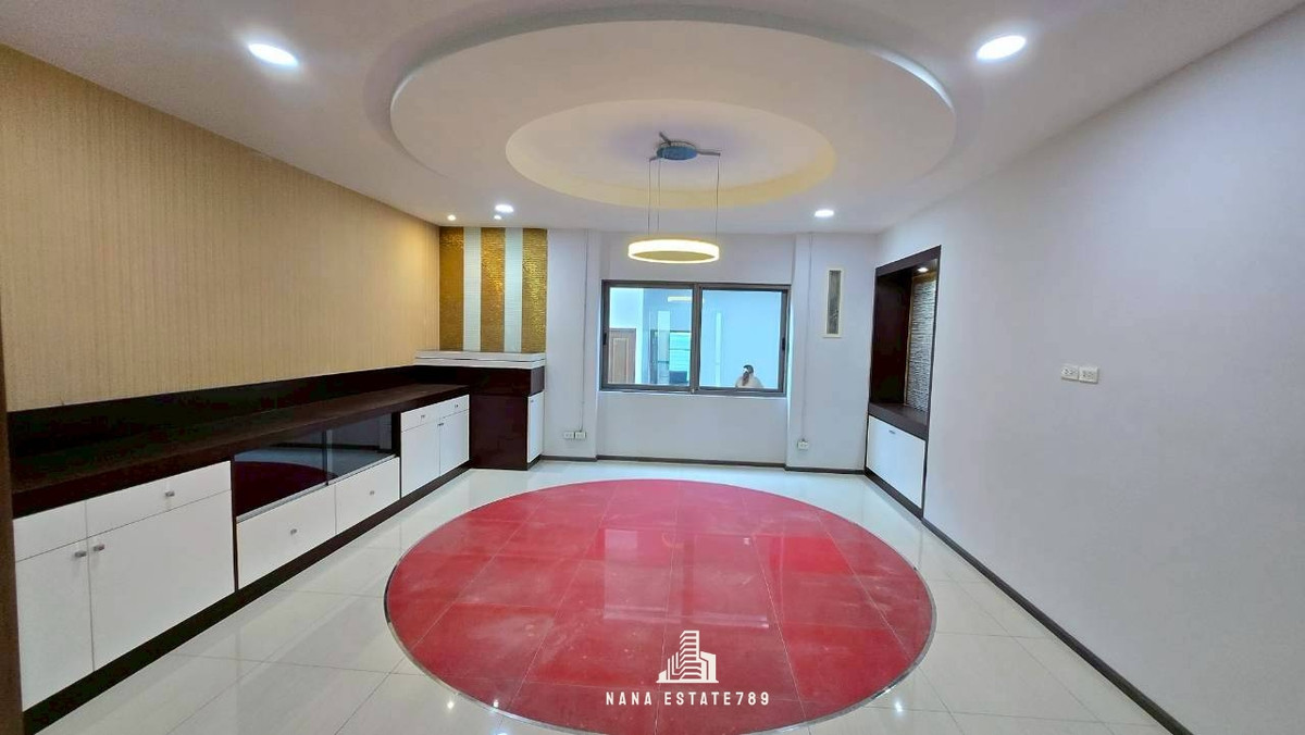 ขายโฮมออฟฟิศลาดกระบัง สุวรรณภูมิ : บ้านเดี่ยว/Home office ขนาดใหญ่ รีโนเวทพร้อมเข้าอยู่ 193.9 ตร.ว พท.ใช้สอยกว่า 1,000 ตร.ม ตรงข้ามสวนหลวงร.9