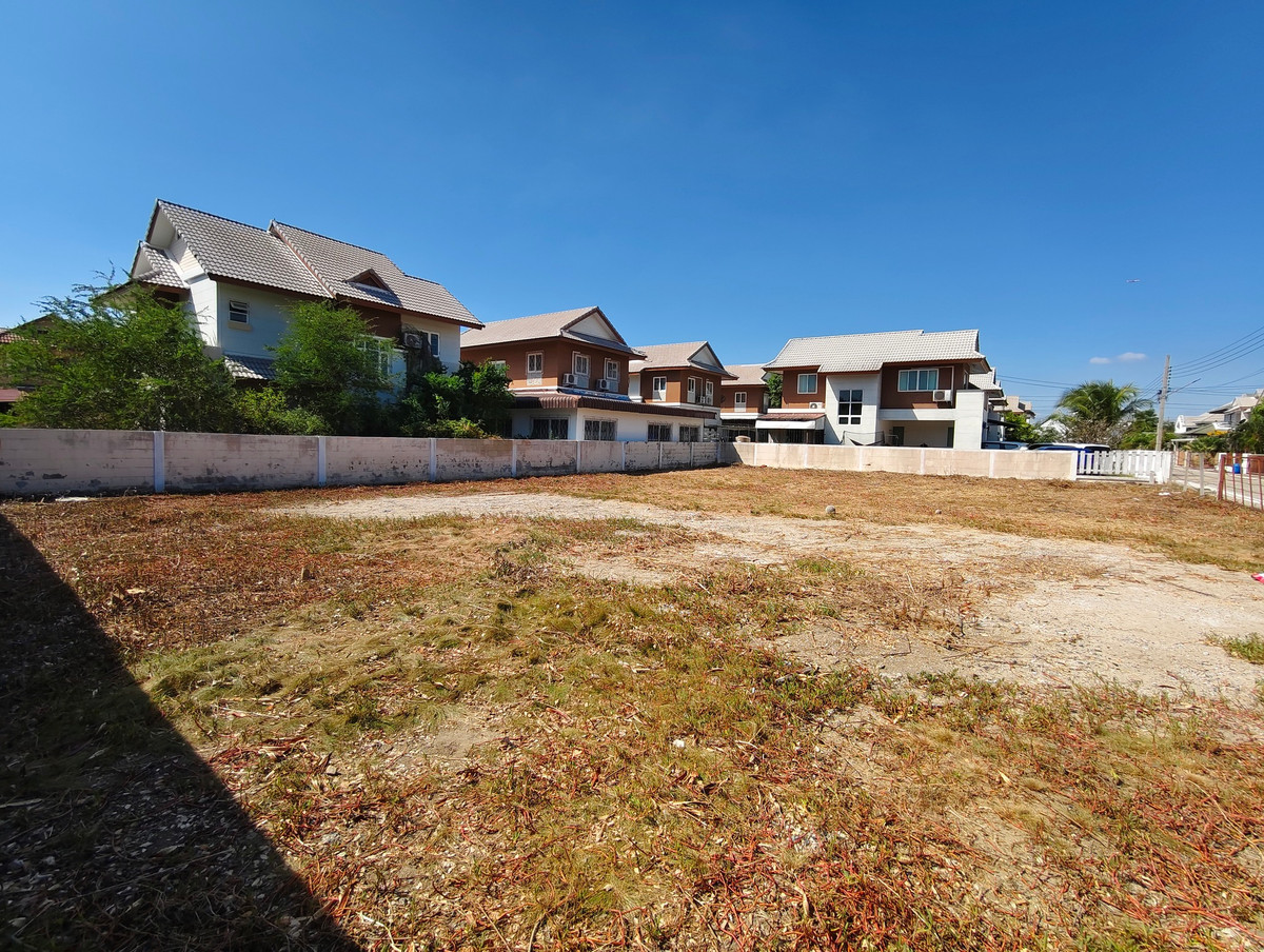 For SaleLandSamut Prakan,Samrong : SF130 empty land for sale☘️ Cheapest in the project 180 Bang Pu Beach House, next to the sea.