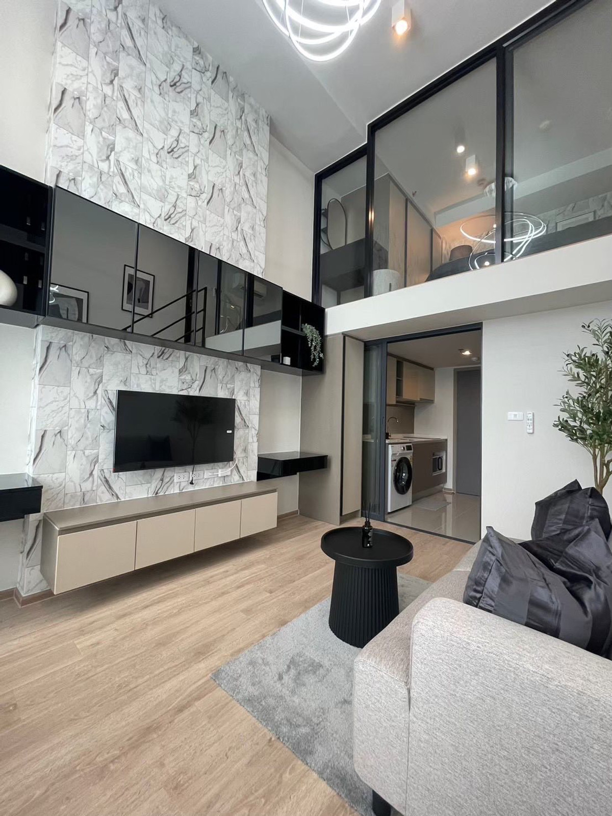 ให้เช่าคอนโดพระราม 9 เพชรบุรีตัดใหม่ RCA : ให้เช่าคอนโด : Ideo Rama 9 - Asoke : ใกล้MRT พระราม9