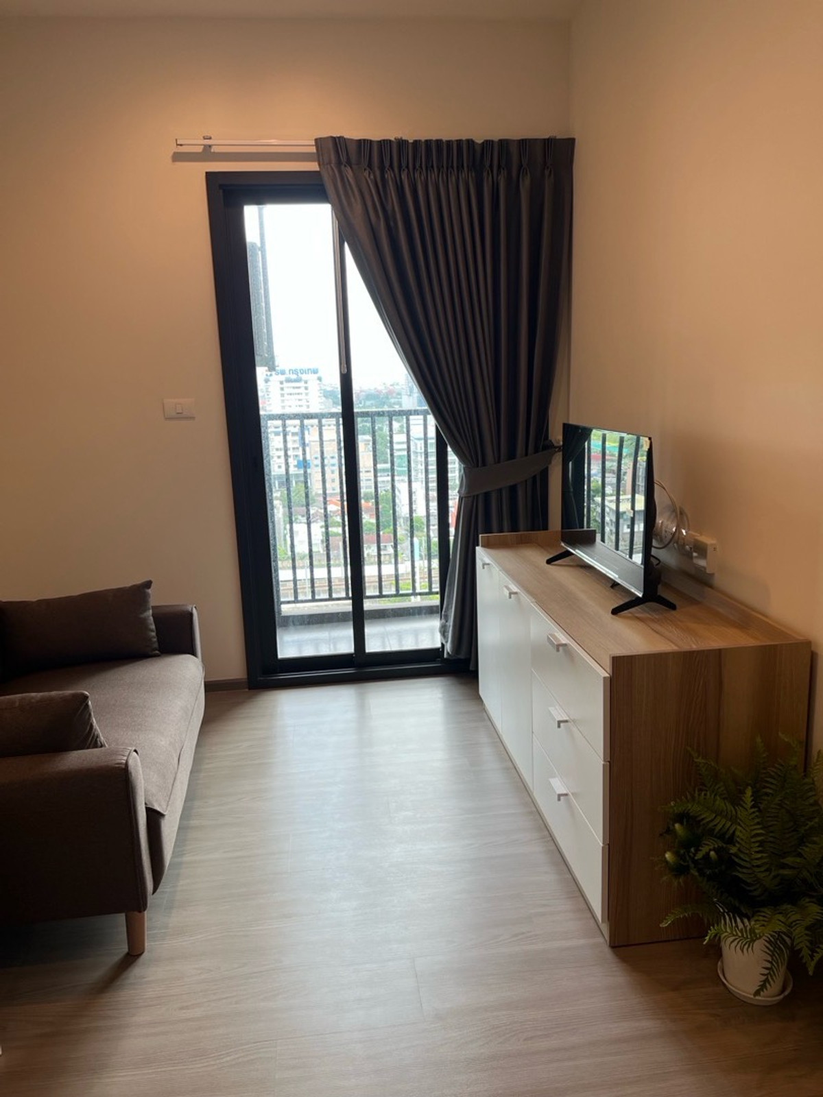 ให้เช่าคอนโดพระราม 9 เพชรบุรีตัดใหม่ RCA : ให้เช่า 1 ห้องนอน พร้อมเข้าอยู่ทันที