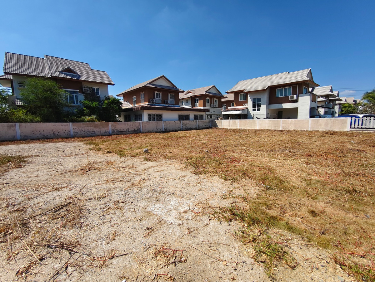 For SaleLandSamut Prakan,Samrong : SF130 empty land for sale☘️ Cheapest in the project 180 Bang Pu Beach House, next to the sea.