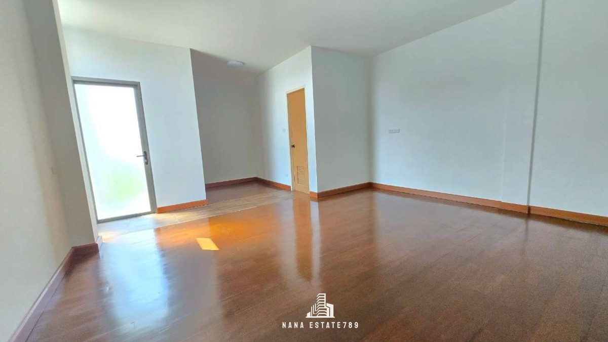 ขายโฮมออฟฟิศลาดกระบัง สุวรรณภูมิ : บ้านเดี่ยว/Home office ขนาดใหญ่ รีโนเวทพร้อมเข้าอยู่ 193.9 ตร.ว พท.ใช้สอยกว่า 1,000 ตร.ม ตรงข้ามสวนหลวงร.9