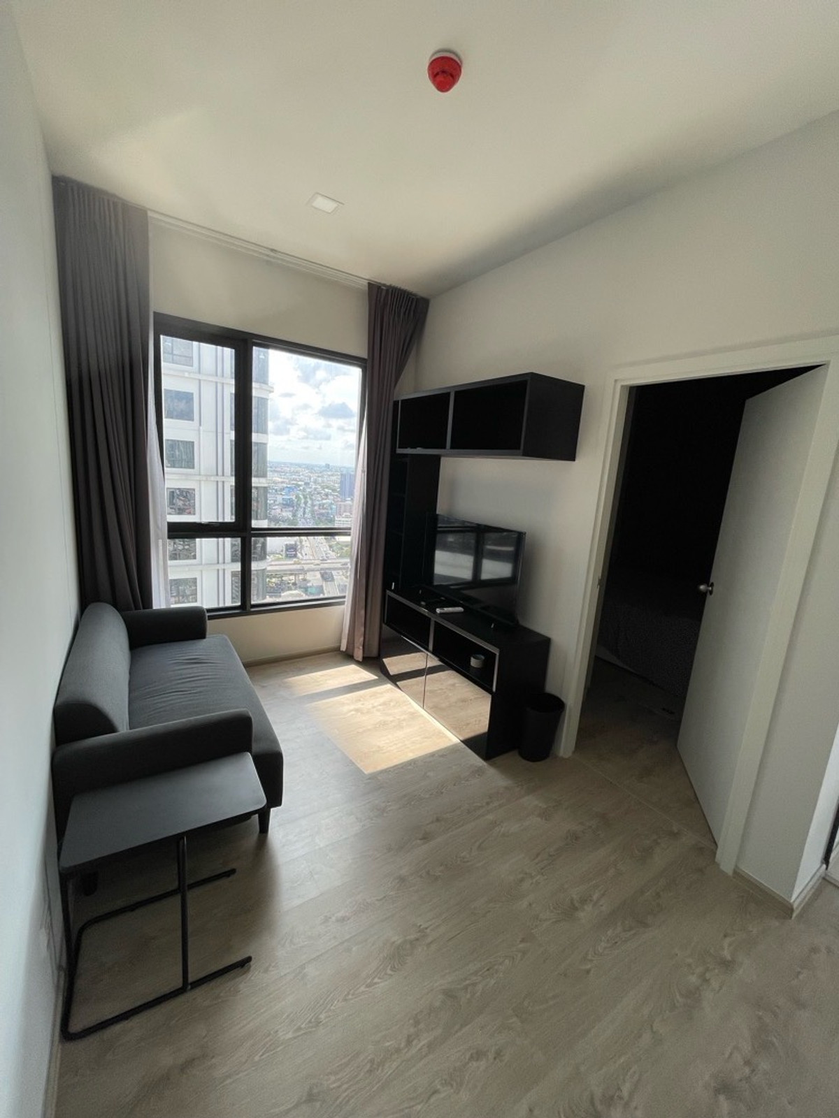 For RentCondoRama9, Petchburi, RCA : 🔥🔥 For rent The Tree Phatthanakan-Ekkamai 🔥🔥 🏢 1 bedroom | 1 bathroom 📐 Size 31 sq m. 🏬 25th floor | Corner room, quiet, good ventilation.