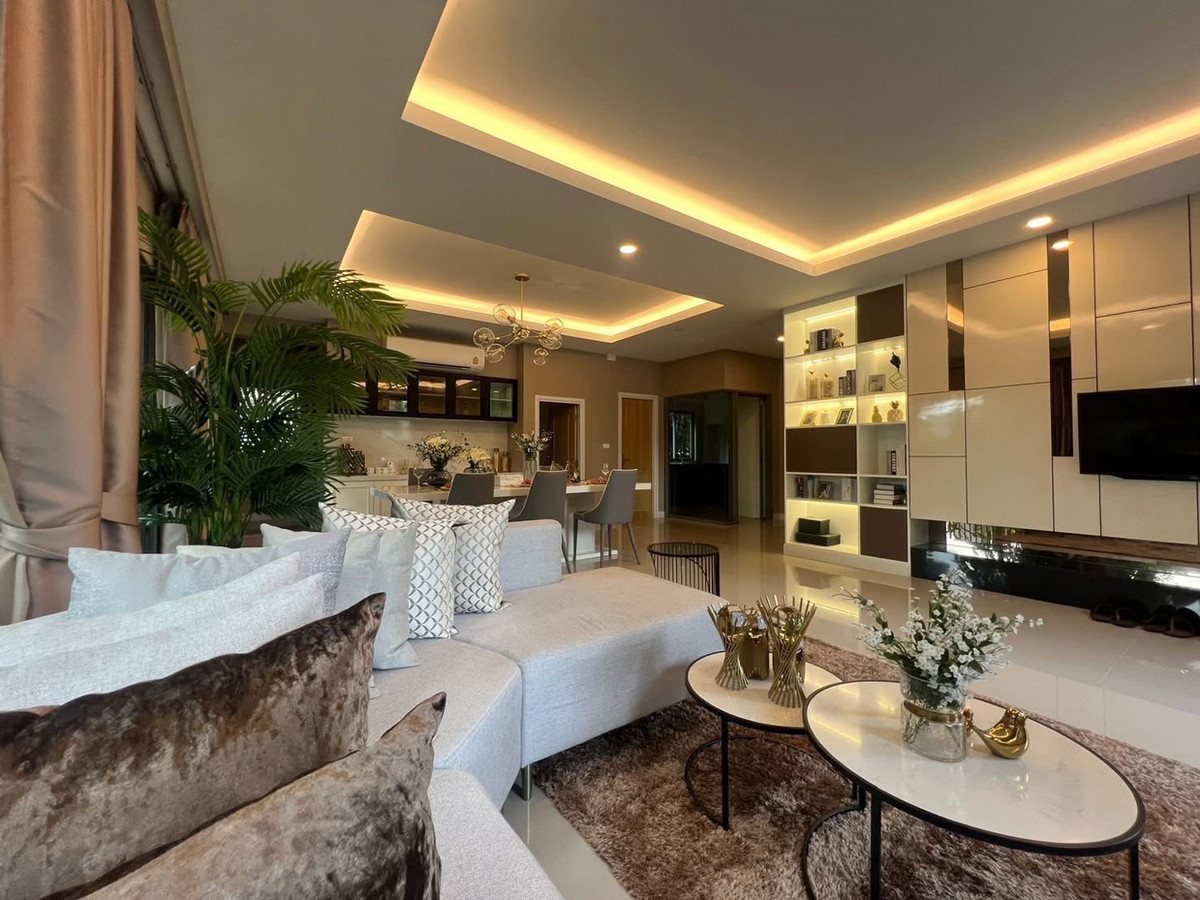 ให้เช่าบ้าน : ให้เช่าบ้านตัวอย่าง Perfect place พระราม9-กรุงเทพกรีฑา วิวสวน 4 นอน ตกแต่งหรู