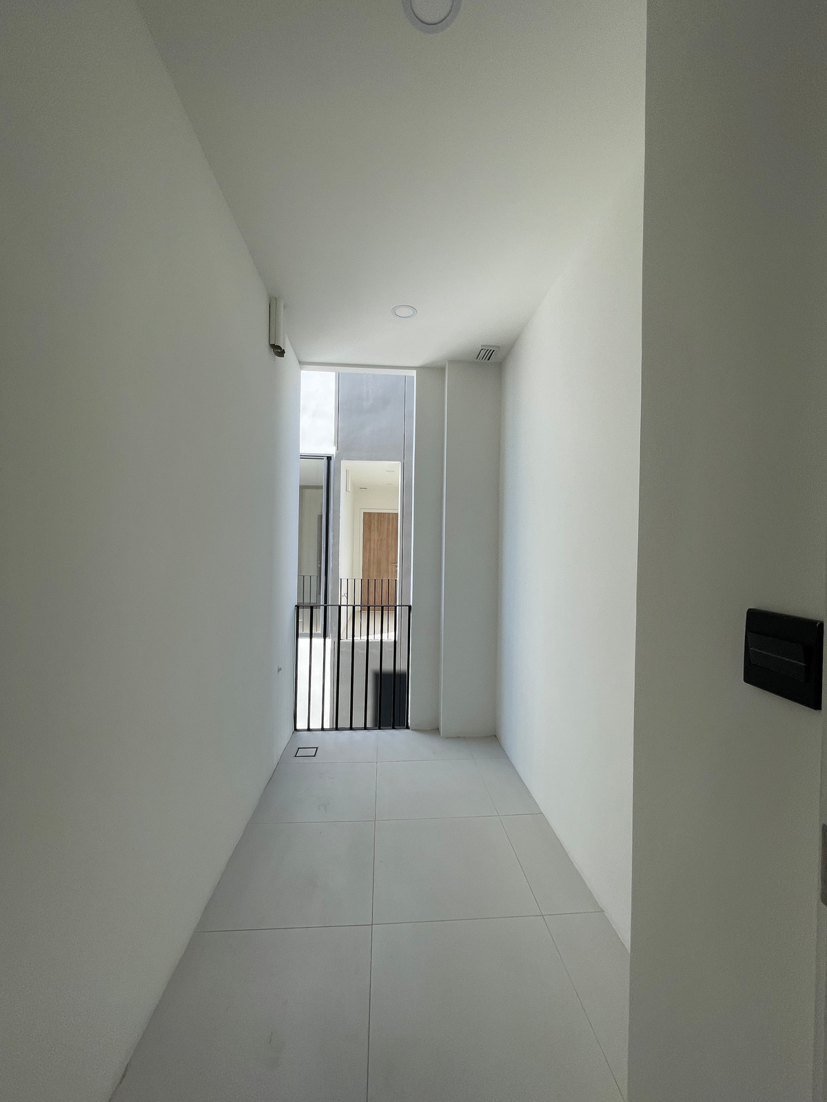 For SaleLadprao, Central Ladprao : [For Sale] Luxurious 3.5-story semi-detached house, Novel Residence Lat Phrao 18, usable area 417.4 sq m, like a single house in the heart of the city! Experience luxury living with the utmost privacy. In a potential location “Lat Phrao-Ratchada&