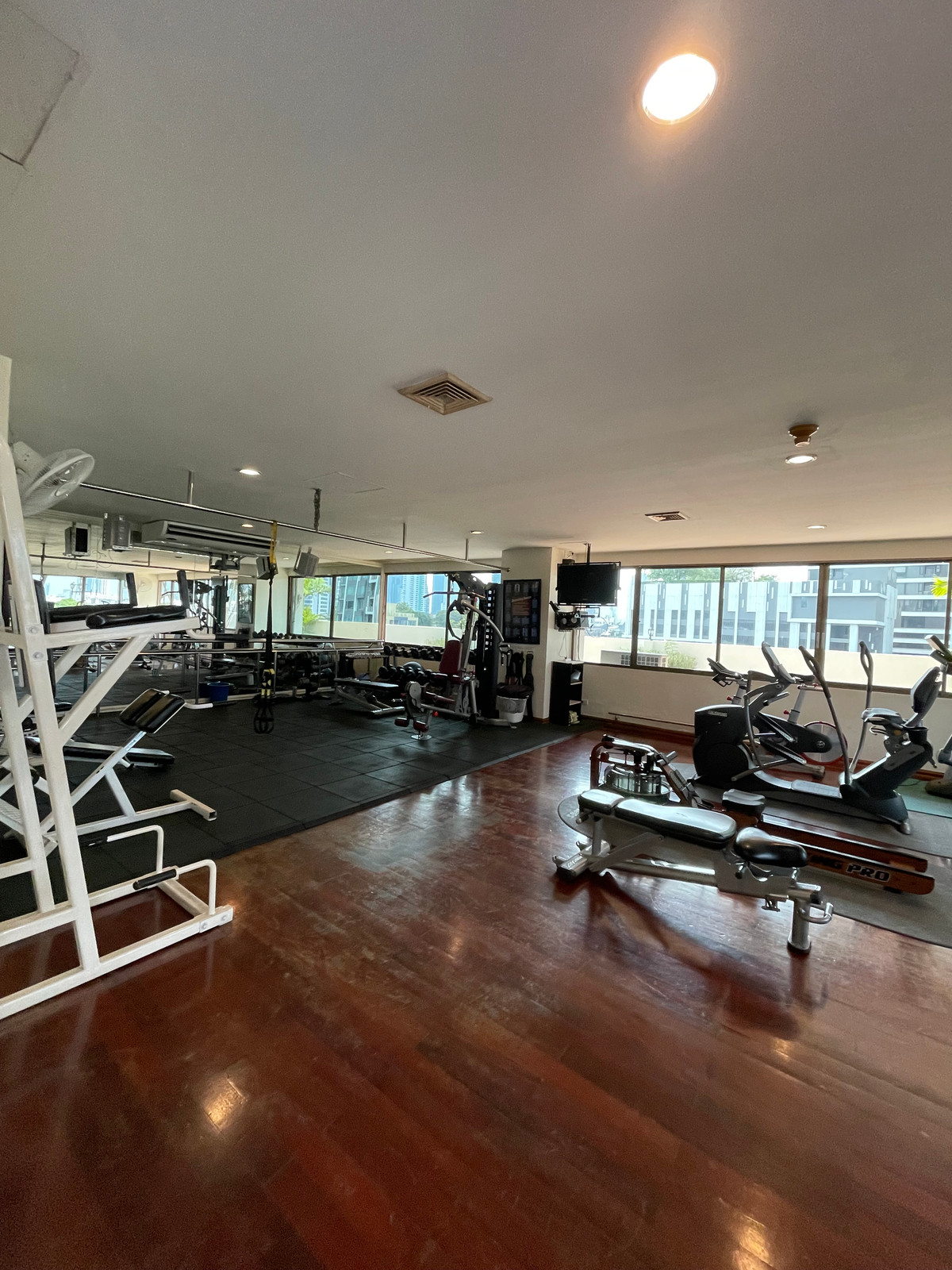 ให้เช่าคอนโดสุขุมวิท อโศก ทองหล่อ : ชั้น21C มีเพียง1 ห้องต่อชั้นเท่านั้น เฟอร์นิเจอร์ครบ