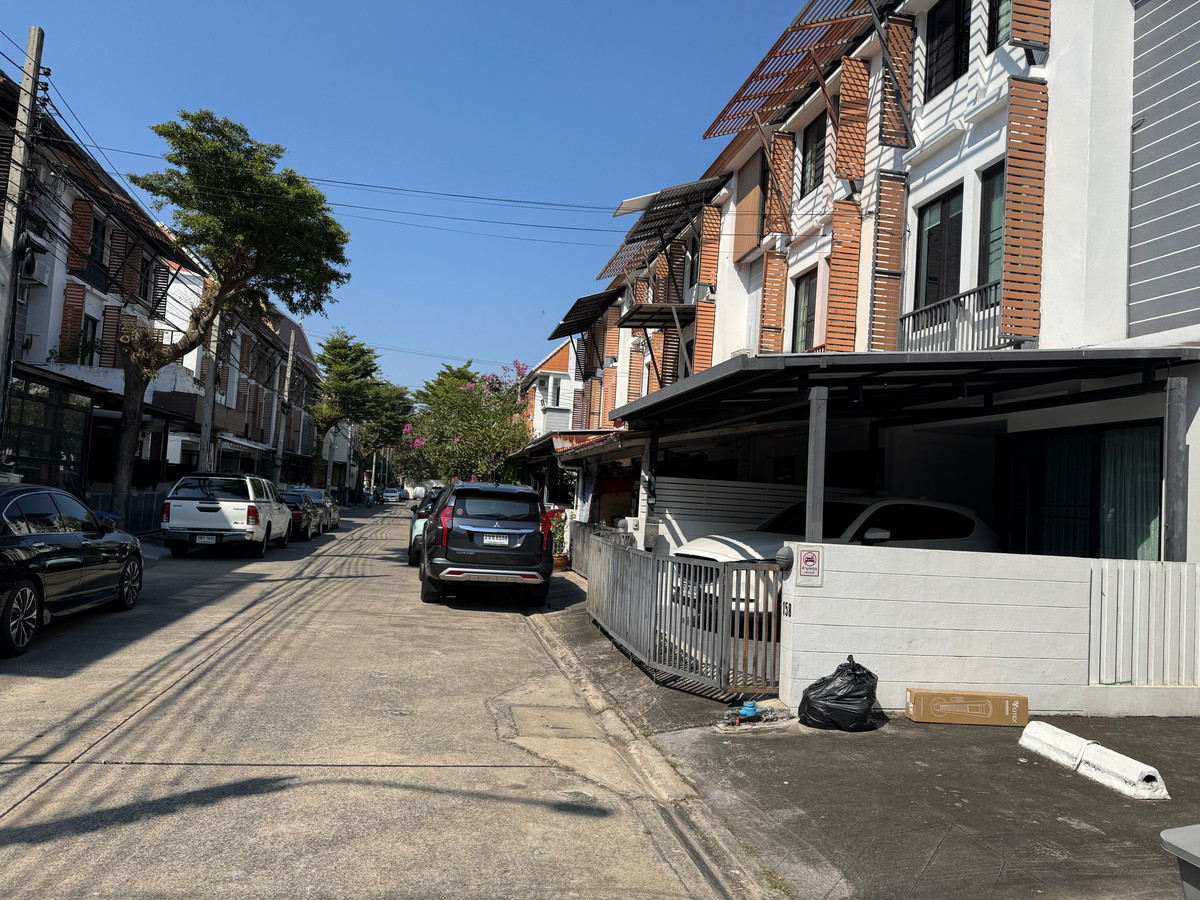 ให้เช่าทาวน์โฮมเกษตร นวมินทร์ ลาดปลาเค้า : ให้เช่า/ขาย ทาวน์โฮม หมู่บ้านอารียา โมว่า ถนนลาดปลาเค้า ปรับปรุงใหม่