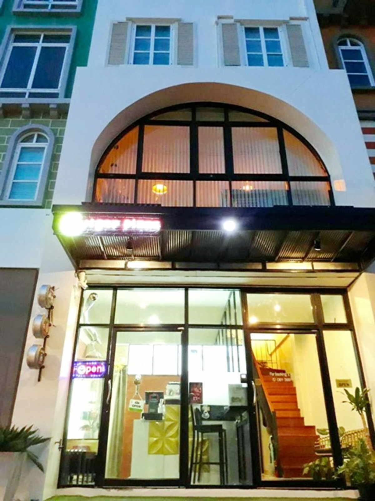 ให้เช่าอาคารพาณิชย์อ่อนนุช อุดมสุข : รร.นานาชาติกลอรี่สิงคโปร์ 600 ม. 6 นอน ไบเทค บางนา 2.4 กม.BTSอุดมสุข 800ม. ให้เช่าอาคารพาณชิย์ 5ชั้น 520ตร.ม. 8 น้ำ ถ.สุขุมวิท บางนา-ตราด