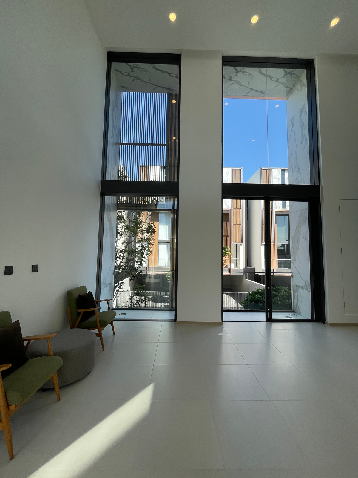 For SaleLadprao, Central Ladprao : [For Sale] Luxurious 3.5-story semi-detached house, Novel Residence Lat Phrao 18, usable area 417.4 sq m, like a single house in the heart of the city! Experience luxury living with the utmost privacy. In a potential location “Lat Phrao-Ratchada&