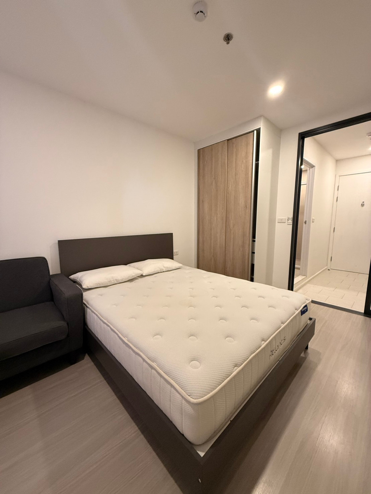 For RentCondoSapankwai,Jatujak : Condo for rent Denim Chatuchak, beautiful room with electrical appliances, fully furnished.