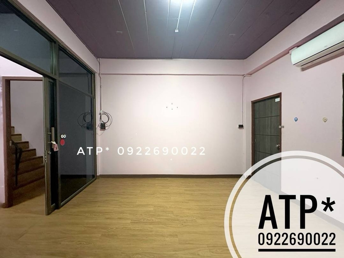 ให้เช่าอาคารพาณิชย์โชคชัย4 ลาดพร้าว71 : **เช่า26K/ขาย8MB** อาคารพาณิชย์26ตรว+ต่อเติมหลังบ้าน(พื้นที่ใหญ่)/4.5ชั้น/4โถง/3ห้องอเนกประสงค์/2ห้องน้ำ/2แอร์/เครื่องปั้มน้ำ/ระบบไฟฟ้า3เฟส/ที่จอดรถหน้าอาคาร/ระยะเดินถึงรถไฟฟ้าสายสีเหลือง150ม @ ลาดพร้าว-สะพานสอง-โชคชัยสี่