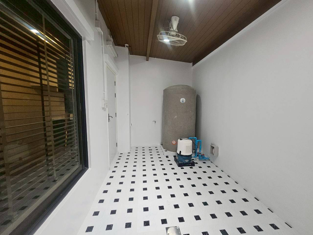 ให้เช่าทาวน์โฮมสมุทรปราการ สำโรง :  ✨ [YR678] ทาวน์โฮม 3 ชั้น Plex Bangna: ที่พักระดับผู้บริหาร ทำเลทองติดถนนใหญ่