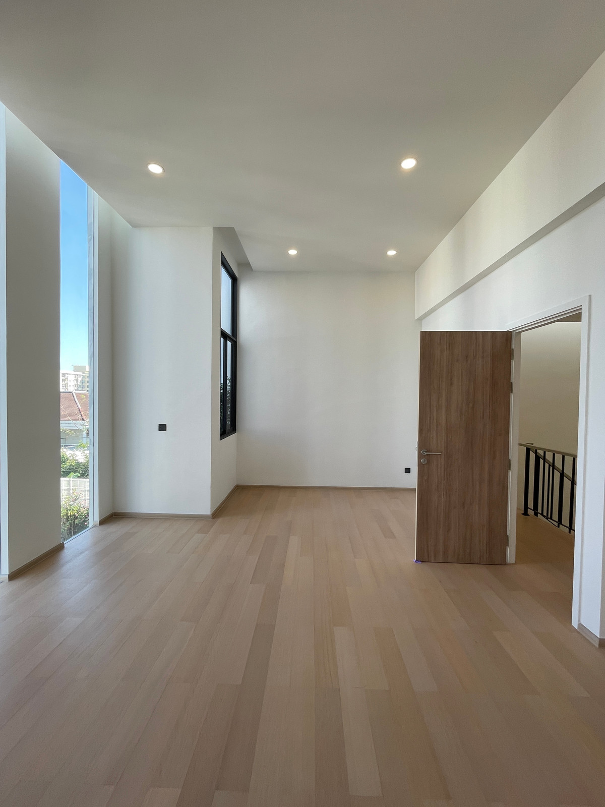 For SaleLadprao, Central Ladprao : [For Sale] Luxurious 3.5-story semi-detached house, Novel Residence Lat Phrao 18, usable area 417.4 sq m, like a single house in the heart of the city! Experience luxury living with the utmost privacy. In a potential location “Lat Phrao-Ratchada&