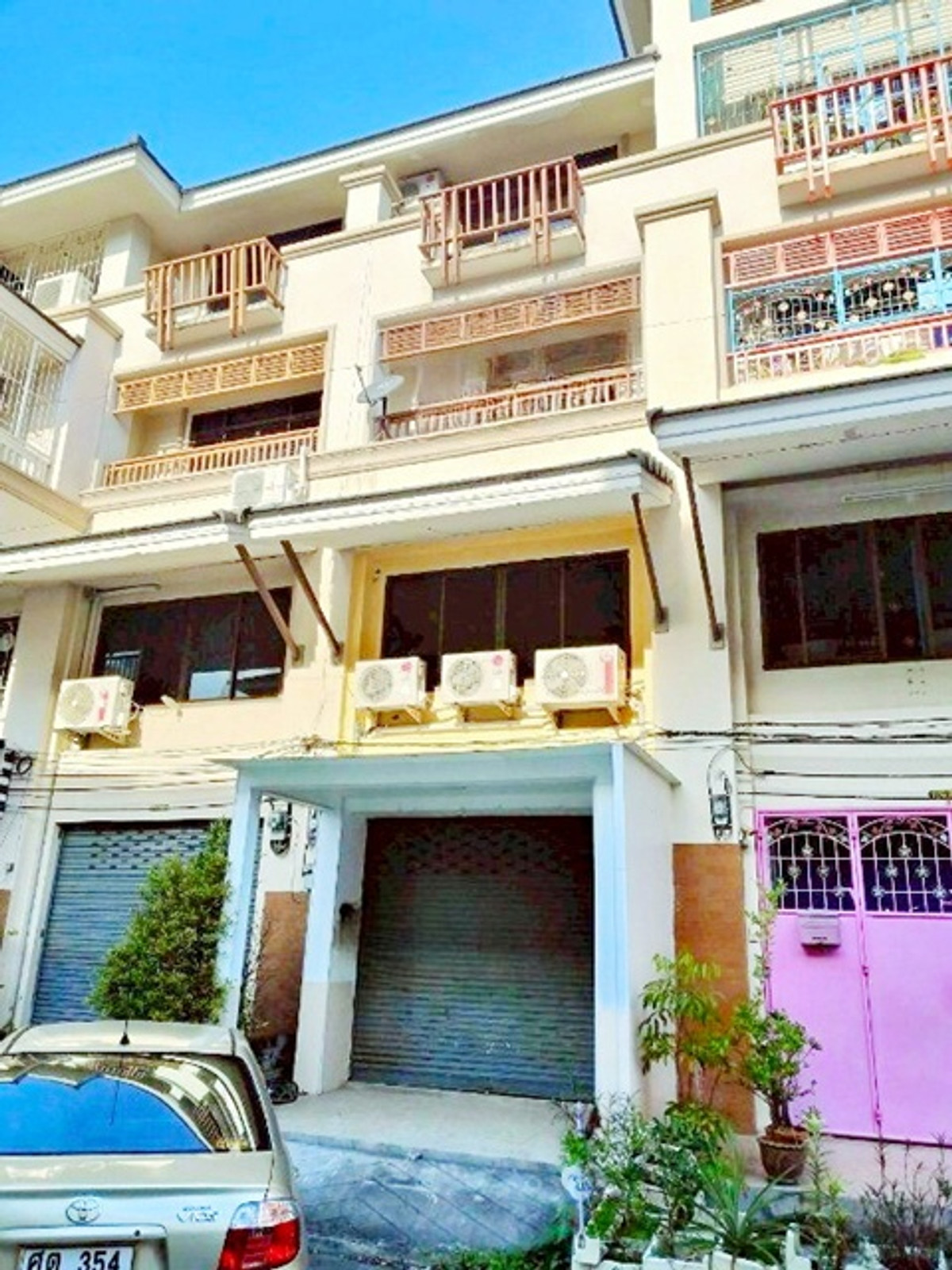 ให้เช่าอาคารพาณิชย์พระราม 2 บางขุนเทียน : ไทวัสดุพระราม2 300ม. ให้เช่าอาคารพาณิชย์ 4 ชั้น 17ตร.วา. 272 ตร.ม. เซนทรัลพระราม2 1.55กม. รพ.พระราม 2 600 ม. 4นอน โลตัส พระราม2 1.2กม.