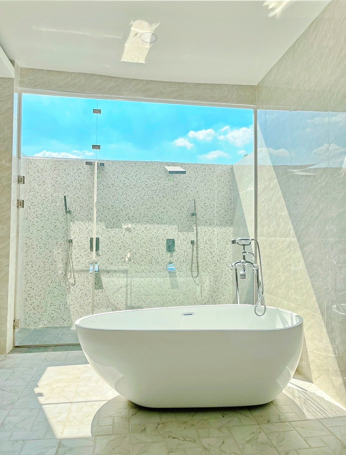 ขายบ้านพระราม 5 ราชพฤกษ์ บางกรวย : บ้านหรู หลังใหญ่ พร้อมสระว่ายน้ำ ✨ บ้านเดี่ยว ราชพฤกษ์ ซอยบางกร่าง 63/1 / 5 ห้องนอน (ขาย), Detached House Ratchaphruek Soi Bang Krang 63/1 / 5 Bedrooms (FOR SALE) AOM022