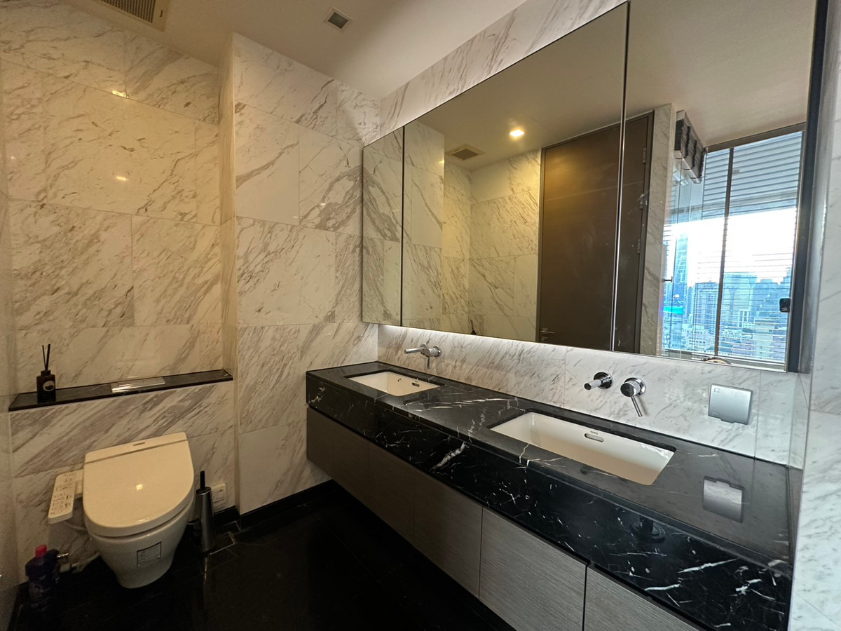 ให้เช่าคอนโดสีลม ศาลาแดง บางรัก : Condo for rent Saladaeng One Monthly 80,000 thb.