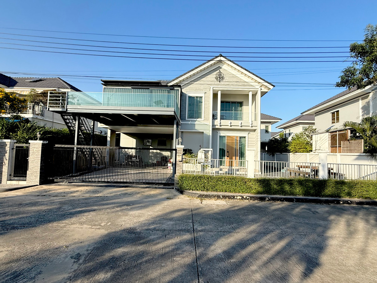 ให้เช่าบ้านลาดกระบัง สุวรรณภูมิ : Lake view house for rent fully furnished surrounded.