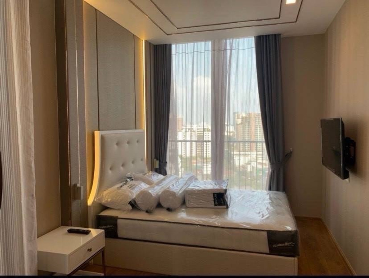 ให้เช่าคอนโดสุขุมวิท อโศก ทองหล่อ : For Rent: Noble Be Sukhumvit 33 Condominium1-bedroom corner unit, 17th floor Call 06-6106-3100