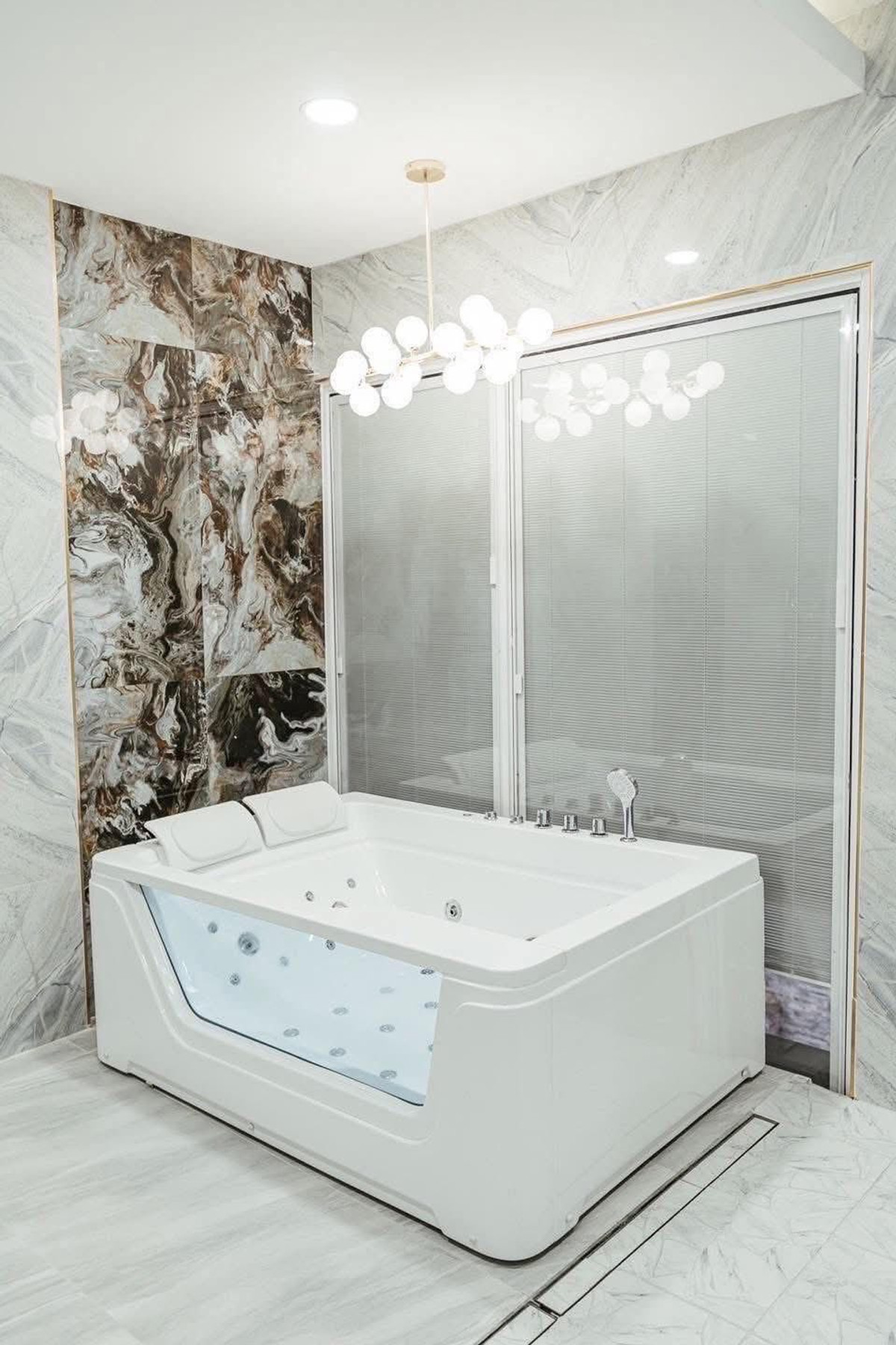 ขายบ้านพระราม 5 ราชพฤกษ์ บางกรวย : บ้านหรู หลังใหญ่ พร้อมสระว่ายน้ำ ✨ บ้านเดี่ยว ราชพฤกษ์ ซอยบางกร่าง 63/1 / 5 ห้องนอน (ขาย), Detached House Ratchaphruek Soi Bang Krang 63/1 / 5 Bedrooms (FOR SALE) AOM022