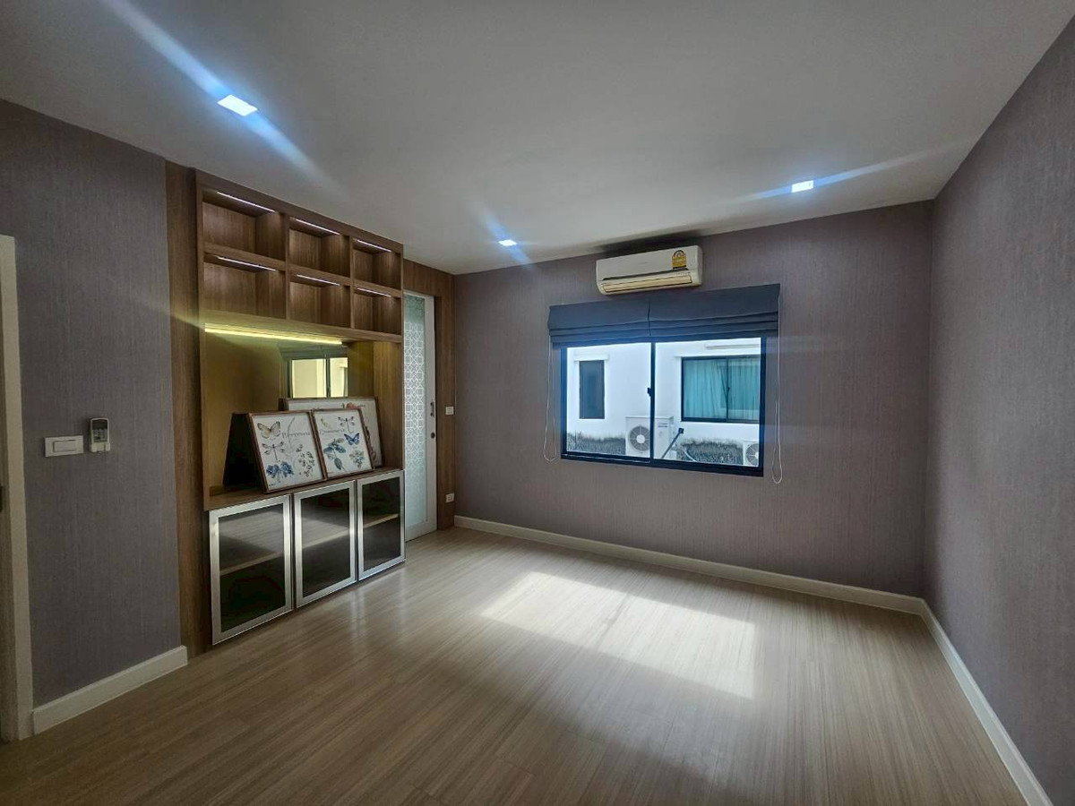 ให้เช่าทาวน์โฮมสมุทรปราการ สำโรง :  ✨ [YR678] ทาวน์โฮม 3 ชั้น Plex Bangna: ที่พักระดับผู้บริหาร ทำเลทองติดถนนใหญ่