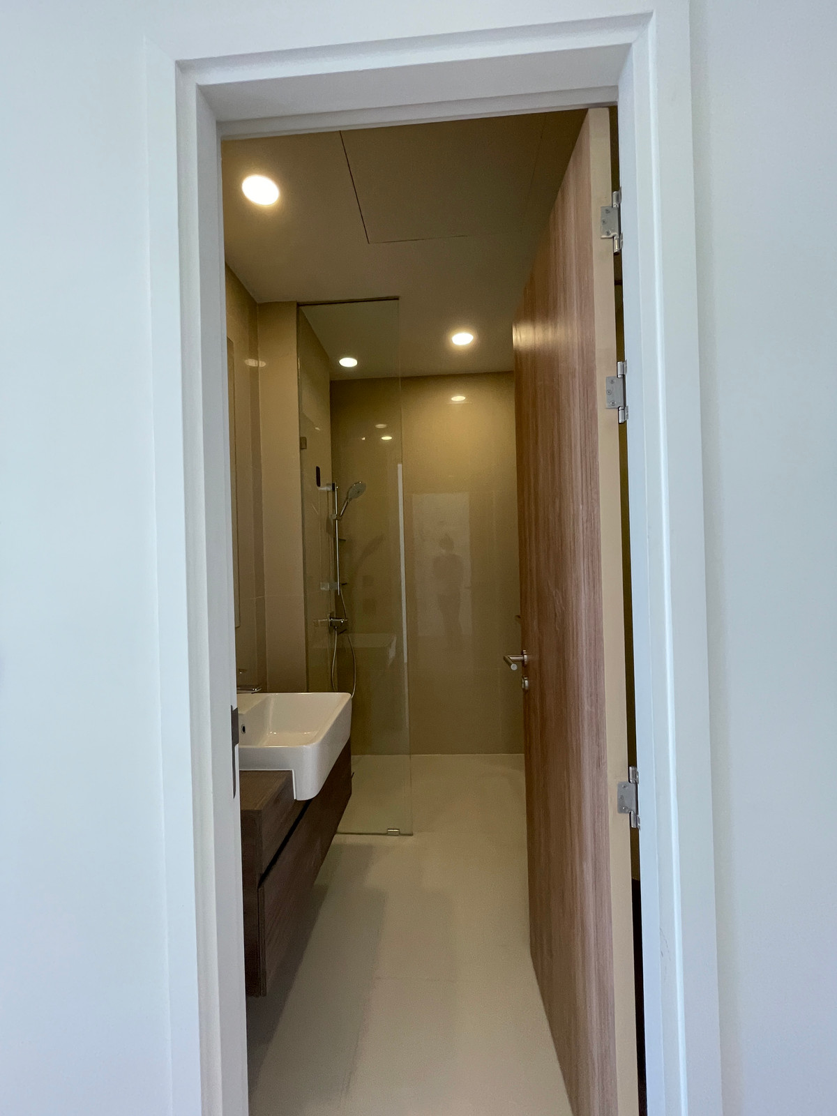 For SaleLadprao, Central Ladprao : [For Sale] Luxurious 3.5-story semi-detached house, Novel Residence Lat Phrao 18, usable area 417.4 sq m, like a single house in the heart of the city! Experience luxury living with the utmost privacy. In a potential location “Lat Phrao-Ratchada&