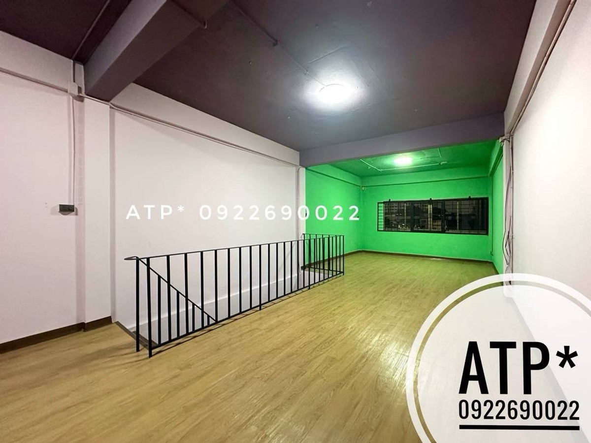 ให้เช่าอาคารพาณิชย์โชคชัย4 ลาดพร้าว71 : **เช่า26K/ขาย8MB** อาคารพาณิชย์26ตรว+ต่อเติมหลังบ้าน(พื้นที่ใหญ่)/4.5ชั้น/4โถง/3ห้องอเนกประสงค์/2ห้องน้ำ/2แอร์/เครื่องปั้มน้ำ/ระบบไฟฟ้า3เฟส/ที่จอดรถหน้าอาคาร/ระยะเดินถึงรถไฟฟ้าสายสีเหลือง150ม @ ลาดพร้าว-สะพานสอง-โชคชัยสี่