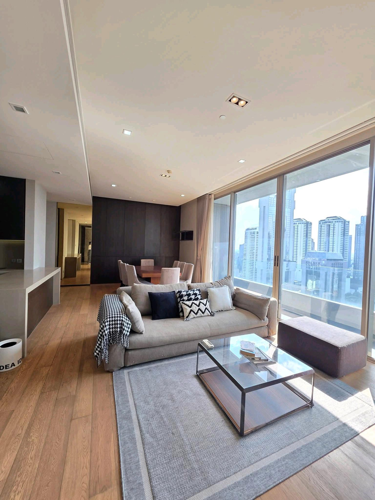 ให้เช่าคอนโดสีลม ศาลาแดง บางรัก : Saladaeng One Condo for Rent | Luxury 2 bed