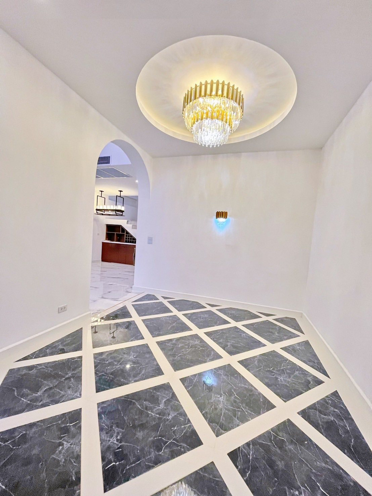 ขายบ้านพระราม 5 ราชพฤกษ์ บางกรวย : บ้านหรู หลังใหญ่ พร้อมสระว่ายน้ำ ✨ บ้านเดี่ยว ราชพฤกษ์ ซอยบางกร่าง 63/1 / 5 ห้องนอน (ขาย), Detached House Ratchaphruek Soi Bang Krang 63/1 / 5 Bedrooms (FOR SALE) AOM022