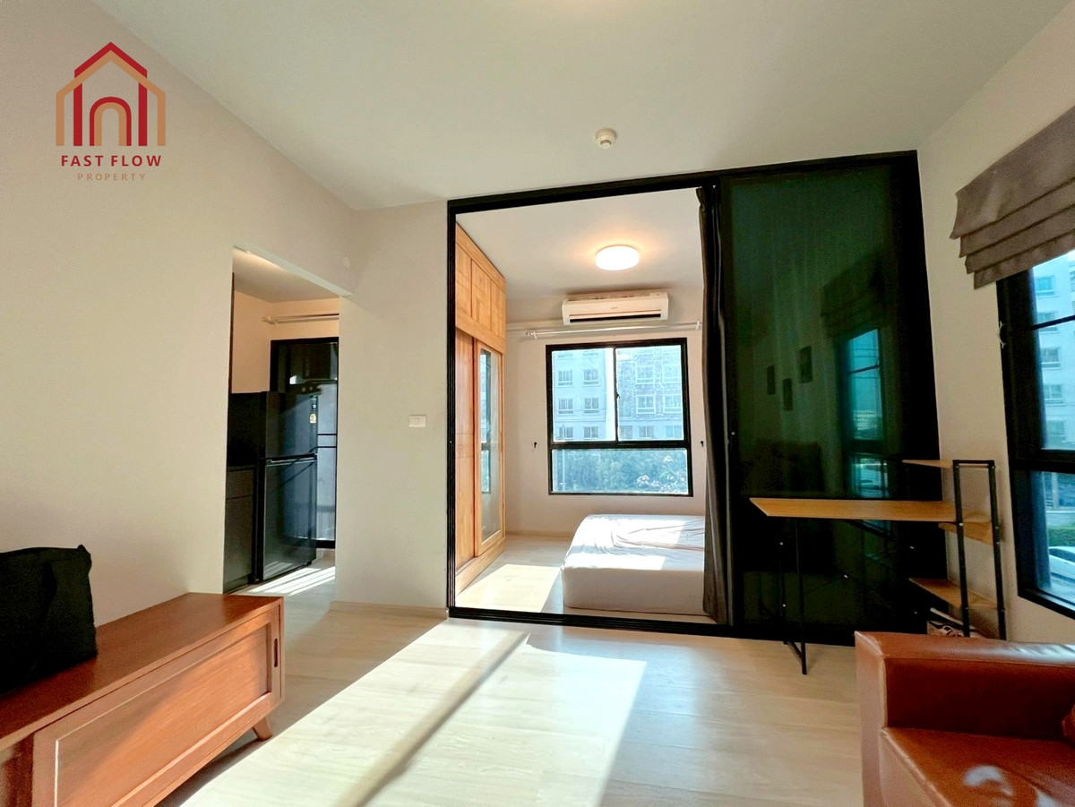 For SaleCondoSeri Thai, Ramkhamhaeng Nida : Bargain! Corner unit, 3rd floor, 26.67 sq m, pool view, Building B, Unio Serithai Ramkhamhaeng Condo. Fully furnished, ready to move in. 1 bedroom, Serithai Road, near NIDA and the Orange Line MRT, Sriburapha Station. NOO