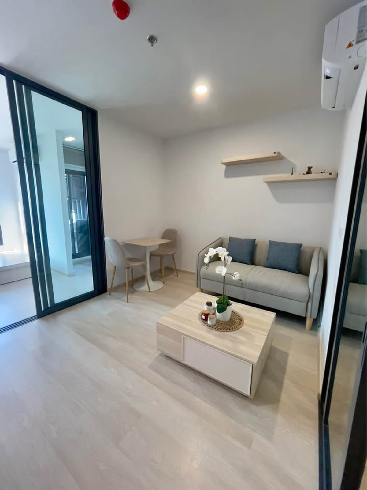 ให้เช่าคอนโดอารีย์ อนุสาวรีย์ : เช่า รหัส PR787 คอนโด Aspire Vibha–Victory