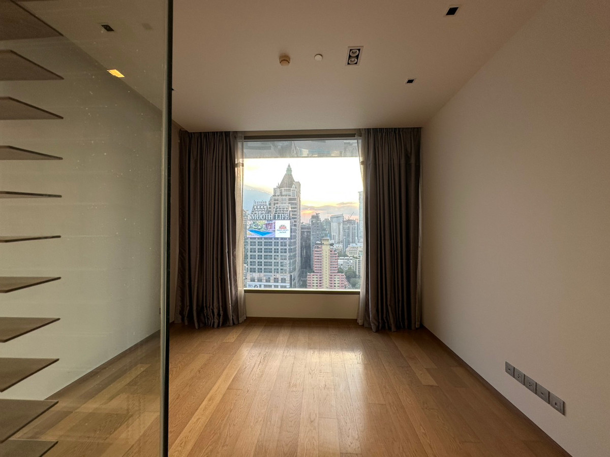 ให้เช่าคอนโดสีลม ศาลาแดง บางรัก : Condo for rent Saladaeng One Monthly 80,000 thb.