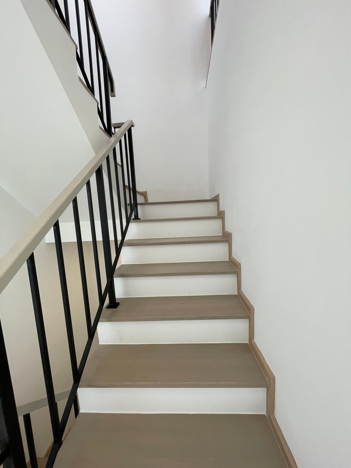 For SaleLadprao, Central Ladprao : [For Sale] Luxurious 3.5-story semi-detached house, Novel Residence Lat Phrao 18, usable area 417.4 sq m, like a single house in the heart of the city! Experience luxury living with the utmost privacy. In a potential location “Lat Phrao-Ratchada&