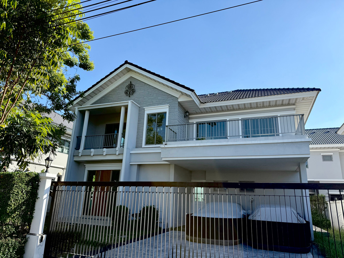 For SaleHouseSamut Prakan,Samrong : Single house for sale on Main Road, price below cost, first hand.