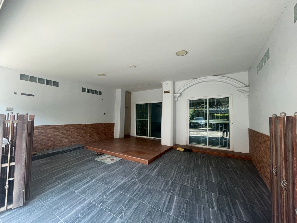 ขายทาวน์โฮมบางนา แบริ่ง ลาซาล : ขายทาวน์เฮ้าส์ นิรันดร์วิลล์ ศรีนครินทร์ (ซอยศรีด่าน 22)