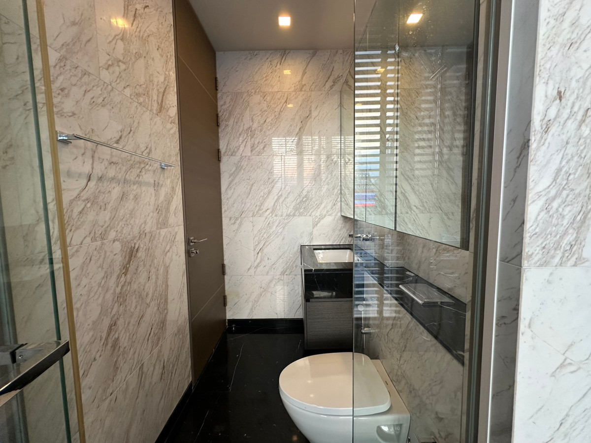 ให้เช่าคอนโดสีลม ศาลาแดง บางรัก : Condo for rent Saladaeng One Monthly 80,000 thb.