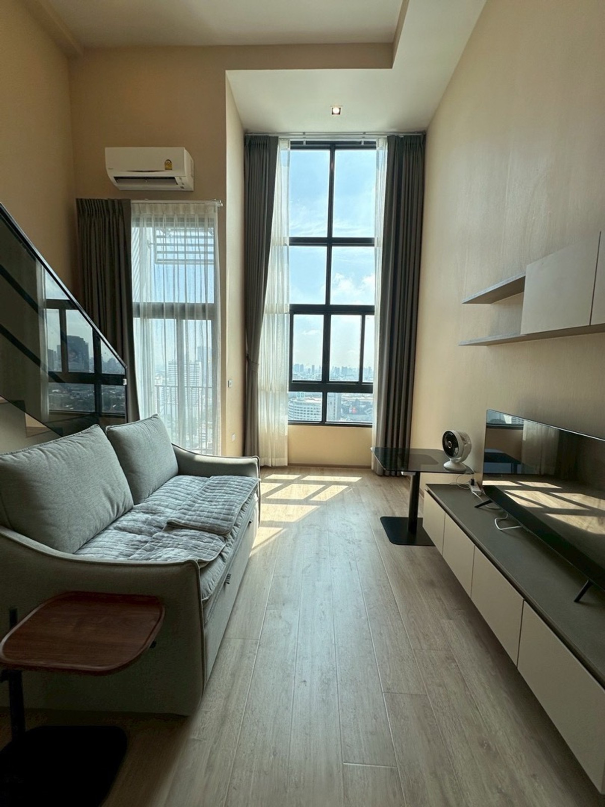 ให้เช่าคอนโดพระราม 9 เพชรบุรีตัดใหม่ RCA : For Rent | Ideo Rama 9 – Asoke 💰 Rent: 26,500 THB / month ❤️‍🔥🛋 Studio Hybrid • Size 26.45 sq.m.💖Ready to move in 📞 Contact / Viewing Aomam (Agent) 📱 Tel./Line: 095-587-1692 💬 WhatsApp: +66 95 587 1692