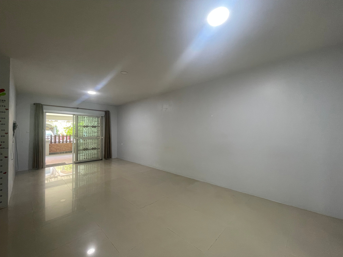 ขายทาวน์โฮมบางนา แบริ่ง ลาซาล : ขายทาวน์เฮ้าส์ นิรันดร์วิลล์ ศรีนครินทร์ (ซอยศรีด่าน 22)