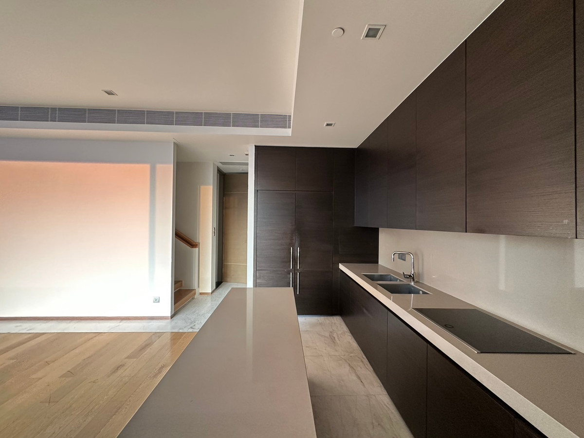 ให้เช่าคอนโดสีลม ศาลาแดง บางรัก : Condo for rent Saladaeng One Monthly 80,000 thb.