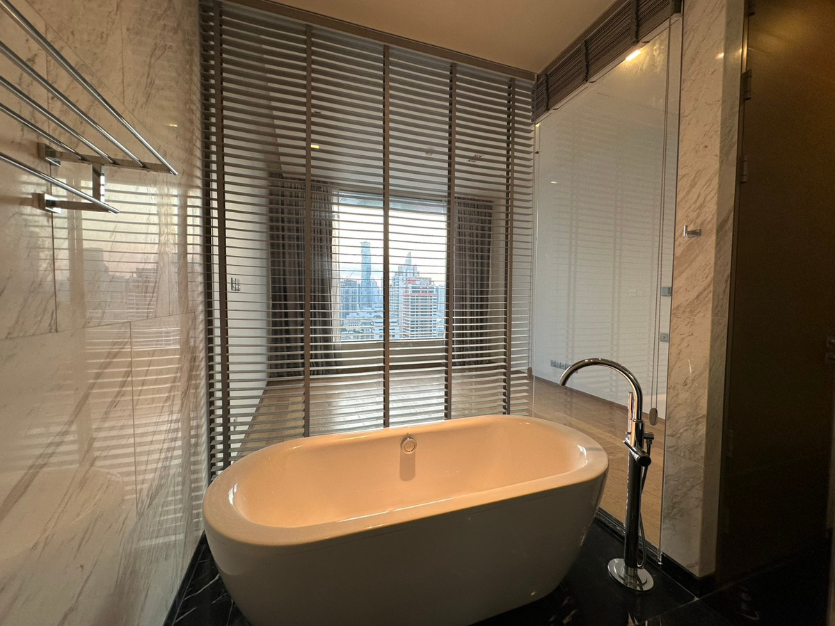 ให้เช่าคอนโดสีลม ศาลาแดง บางรัก : Condo for rent Saladaeng One Monthly 80,000 thb.